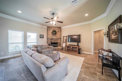 236 Cottongame Dr, Weatherford, TX 76088 - photo 6