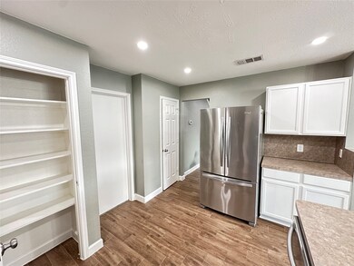 9811 Retherford Dr, Houston, TX 77086 - photo 3