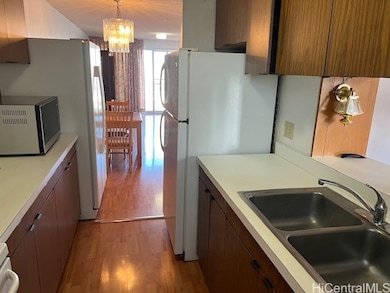 1073 Kinau St unit 1004, Honolulu, HI 96814 - photo 3