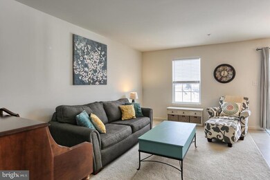 124 N Village Cir, Palmyra, PA 17078 - photo 4