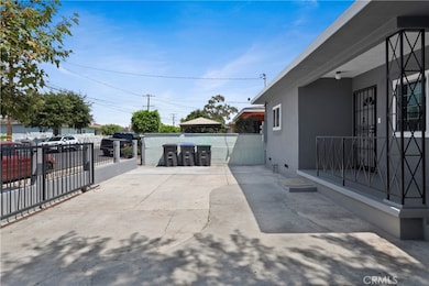 11004 Mansel Ave, Inglewood, CA 90304 - photo 3