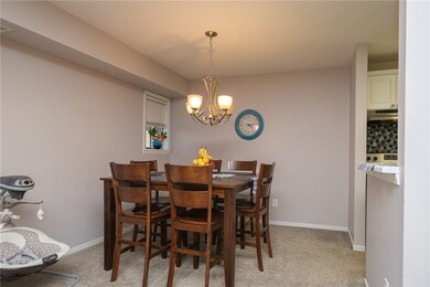 Dining room area with 4 seater table