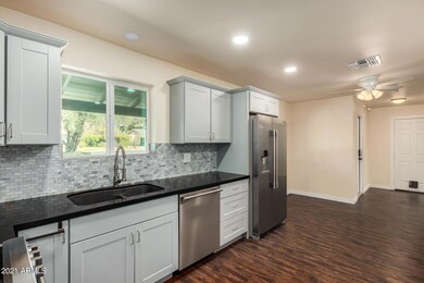 727 W Why Worry Ln, Phoenix, AZ 85021 - photo 5