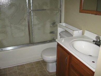 709 Cummins Rd, Des Moines, IA 50315 - photo 5