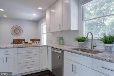 9146 Silchester Ct, Burke, VA 22015 - photo 5