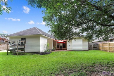 6034 Woodbend Dr, Zachary, LA 70791 - photo 2