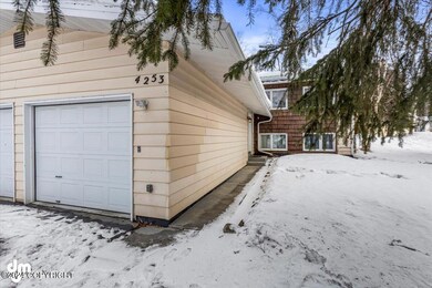 4253 Pinnacle Cir unit 20, Anchorage, AK 99504 - photo 2