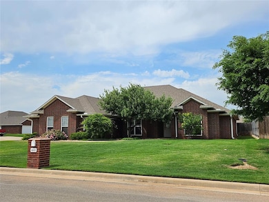 1801 Caribou Cir, Altus, OK 73521 - photo 3