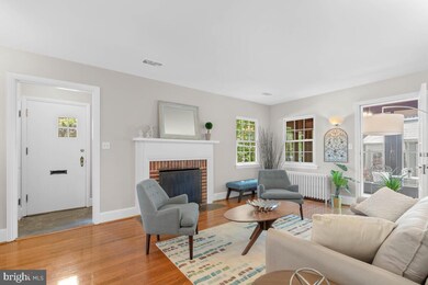 427 Pershing Dr, Silver Spring, MD 20910 - photo 4