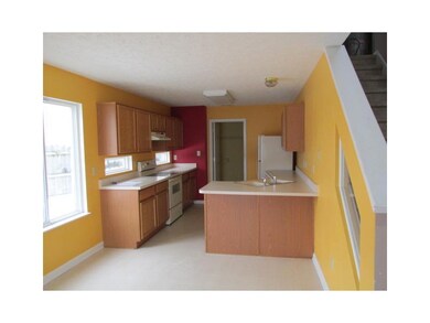 736 Pine Lake Dr, Greenwood, IN 46143 - photo 4