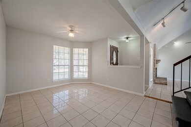 8530 Rose Manor Dr, Houston, TX 77095 - photo 4