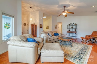 411 Kyfields unit 411, Weaverville, NC 28787 - photo 5