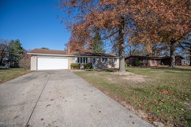 827 E 4th St, Dover, OH 44622 - photo 3