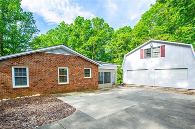 634 Eastwood Dr, Asheboro, NC 27205 - photo 2