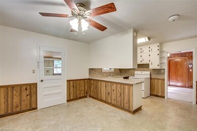 1705 Brookdale Dr, Asheboro, NC 27205 - photo 6