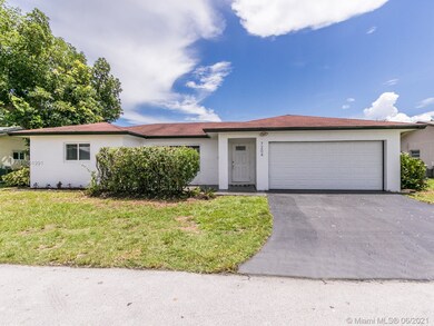 7204 NW 77th St, Tamarac, FL 33321 - photo 2