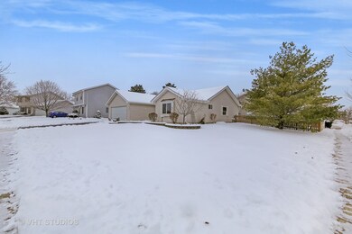 2203 Wentworth Ct, Naperville, IL 60565 - photo 6
