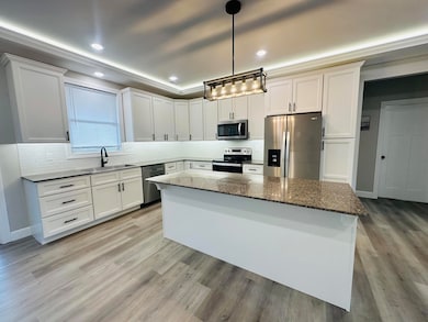 726 Vine Dr, Holts Summit, MO 65043 - photo 5