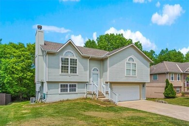 416 Granite Ct, Raymore, MO 64083 - photo 2