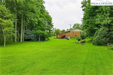 711 Possum Hollow Rd, Blowing Rock, NC 28605 - photo 2