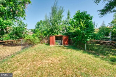 227 W Buck St, Paulsboro, NJ 08066 - photo 5