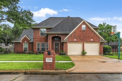 2309 Abingdon Rd, Alvin, TX 77511 - photo 2