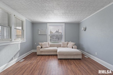 1604 N Division St, Davenport, IA 52804 - photo 2