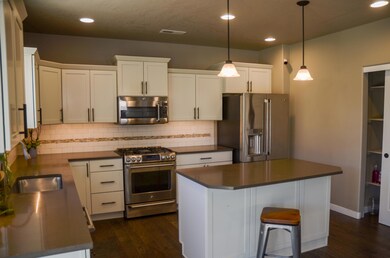 2750 SW 46th Ct, Redmond, OR 97756 - photo 3