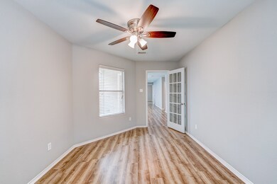 8815 Summerset Meadow Ct, Houston, TX 77075 - photo 7