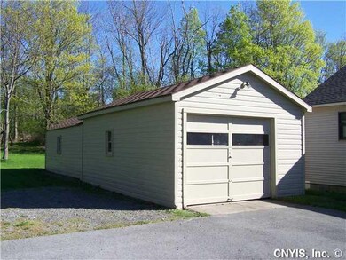 Parking Lot/Garage