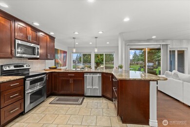 11120 NE 68th St unit B-105, Kirkland, WA 98033 - photo 3