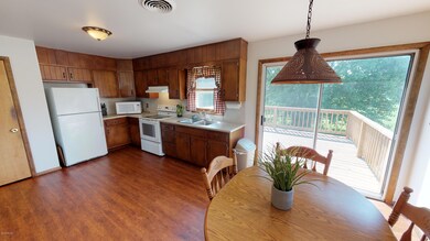 Eat In Kitchen