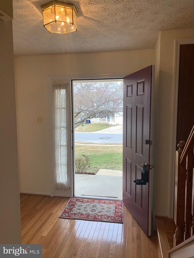 9317 Kings Grant Rd, Laurel, MD 20723 - photo 6