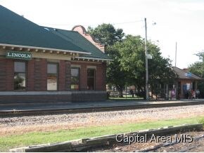 101 N Chicago St, Lincoln, IL 62656 - photo 2