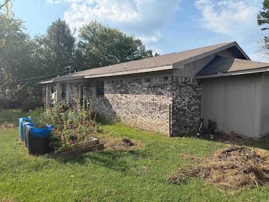 2602 Reeves Ave, Mena, AR 71953 - photo 5