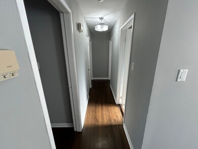 717 E 154th St, South Holland, IL 60473 - photo 7