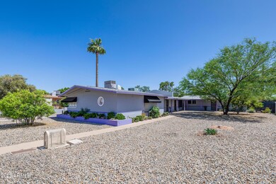 3615_E_Glenrosa_Ave_02