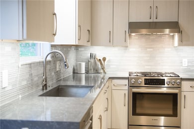 605 Tara Dr, Pittsburgh, PA 15237 - photo 7