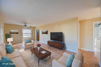 1227 2nd St, Cedar Rapids, IA 52403 - photo 7