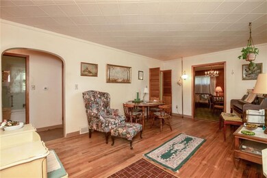 2223 E 29th St, Des Moines, IA 50317 - photo 3