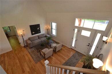 Living room / entry