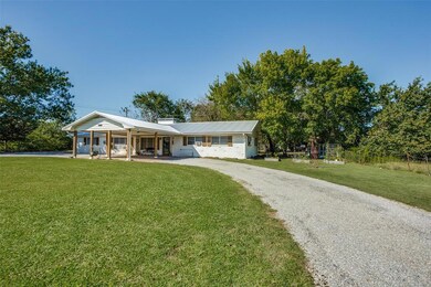 1001 Seven Oaks Rd, Bonham, TX 75418 - photo 2