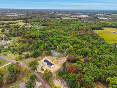 2109 E Calvert Hill Rd, Columbia, MO 65202 - photo 6