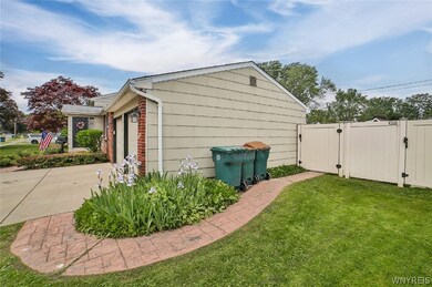 726 Wurlitzer Dr, North Tonawanda, NY 14120 - photo 4