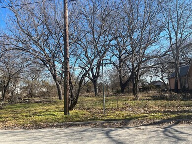 1128 N Commerce St, Gainesville, TX 76240 - photo 3