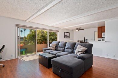 03 - Living Area