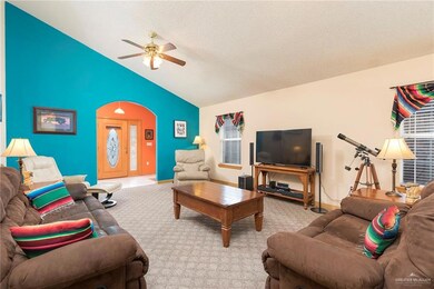 907 Lake View Dr, Mission, TX 78572 - photo 3