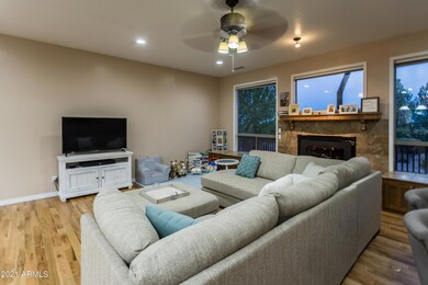 007_Living Room