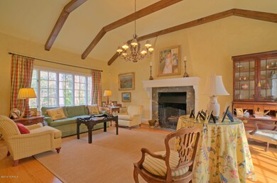 904 Rabbit Run-large-006-23-Formal Livin