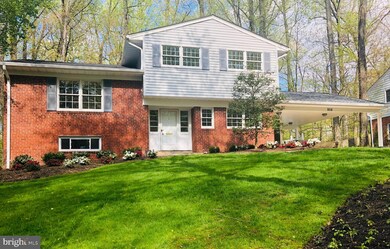 9118 Santayana Dr, Fairfax, VA 22031 - photo 3